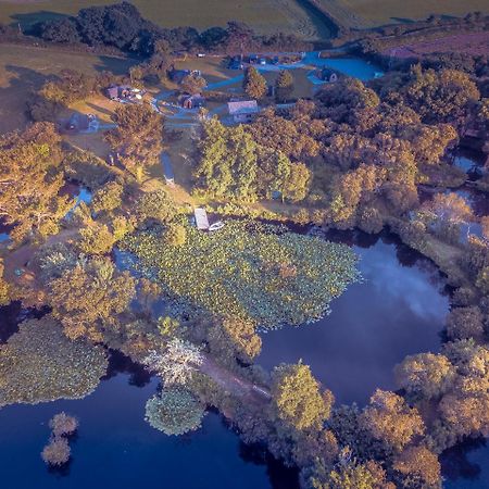 Trecombe Lakes Кембърн Екстериор снимка